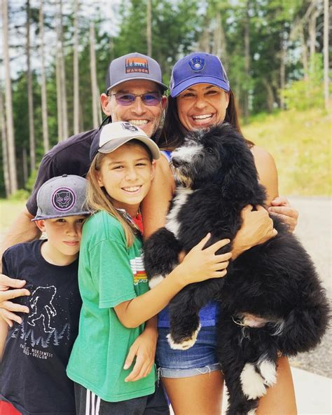 Jessica Mendoza [2022 Update]: Career & Husband - Players Bio