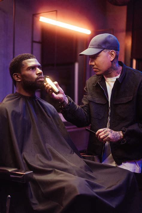 5 Pro Tips on How to Grow a Beard, According to an All-Star Barber | Vogue