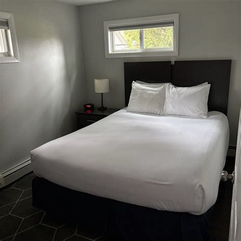 KITTERY INN AND SUITES (Maine) - 2026 Hotel Reviews, Photos, Rate ...