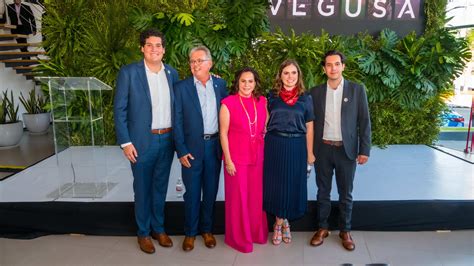 Inauguración de la nueva imagen de Nissan Vegusa Salamanca - Revista Maxwell