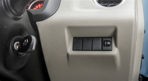 Maruti Suzuki WagonR LXI 1.0 (Silky silver) Online Price in India ...