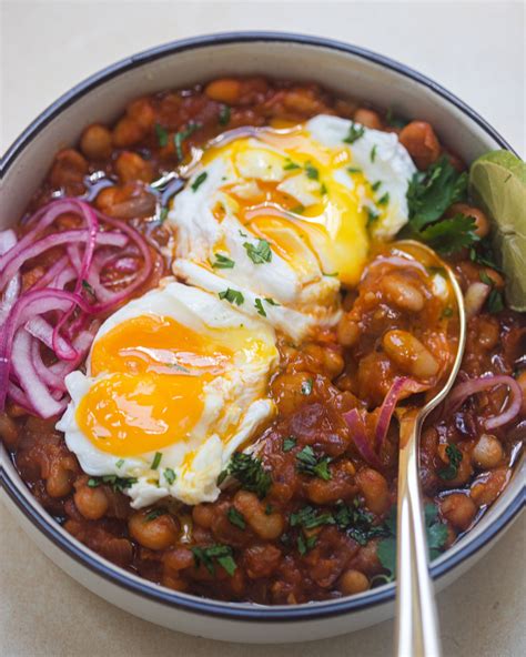 Easy breakfast beans and eggs one pan recipe – Artofit