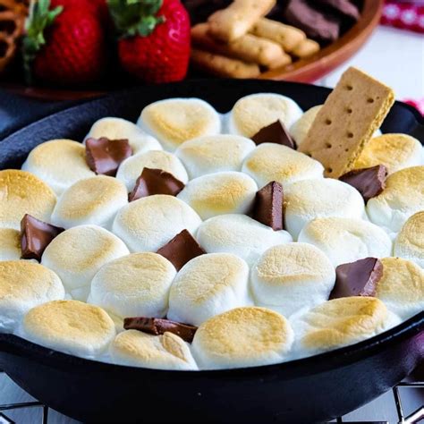 Easy Skillet S’mores Dip | A Reinvented Mom