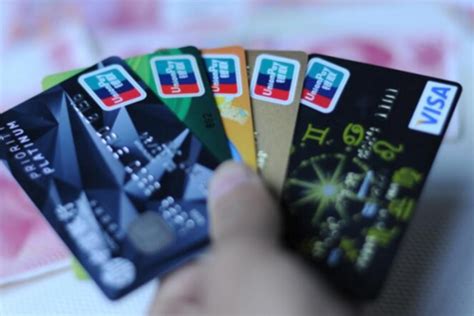 (银行卡掉了可以补办相同的卡号吗)那个银行可以办理同卡号换卡业务的有好几家 - 可牛信用