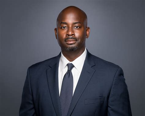 Business Man Headshot 的图像结果