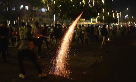 Mumbai: BMC issues Diwali 2025 safety advisory, says avoid bursting ...