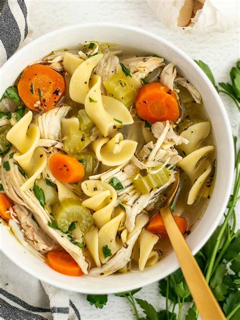 Hot Basil Noodle With Chicken