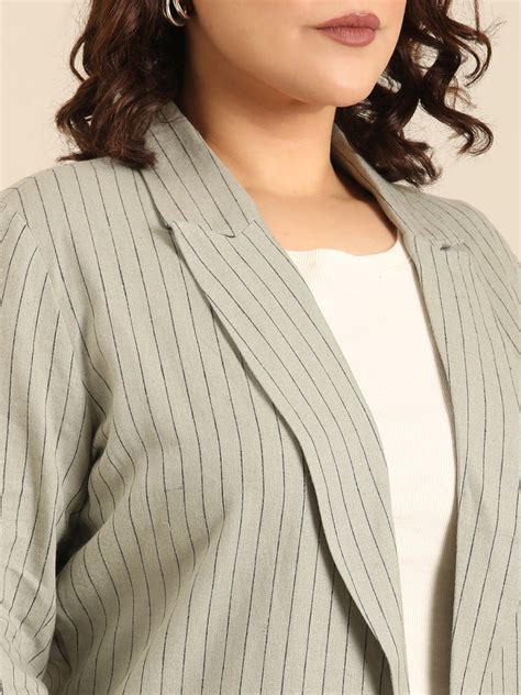 Flawless formal jackets for plus-size women – The Pink Moon
