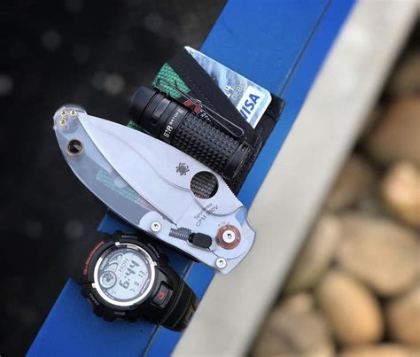 S30v Manix 2 with the Karbadize “X-Ray” scales : r/spyderco