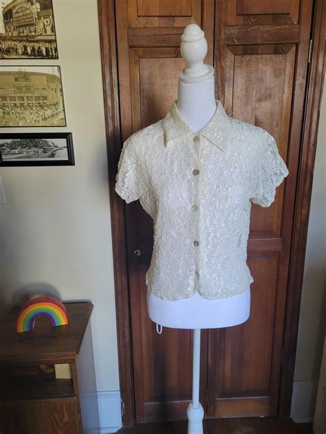 Where can I find more cropped button down tops like these? : r/findfashion