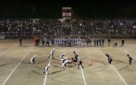 Tiny towns have big-time love for six-man football - Los Angeles Times