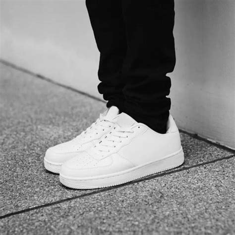 How to Style White Sneakers for Men | 7 Outfit Ideas