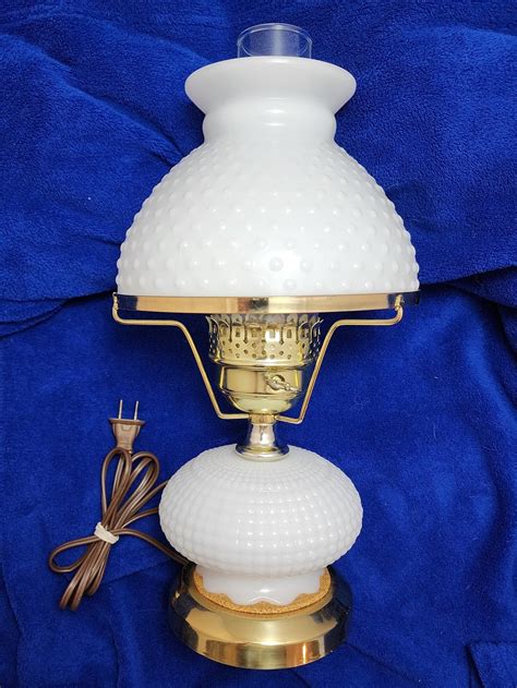 Vintage Hobnail White Milk Glass Lamp. Makes a Great Accent Lamp, MCM ...