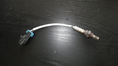 2005 Saturn Relay Upstream O2 Sensor Replacement 的图像结果