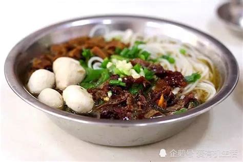 广西玉林的特色美食“玉林牛巴粉”，让你连汤汁都不放过！_腾讯新闻