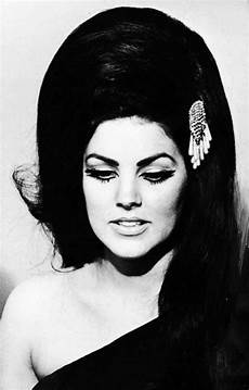 60s Hairstyles Beehive by When Beehive Hairdos Ruled The Earth Glamourdaze 60s Hairstyles Beehive