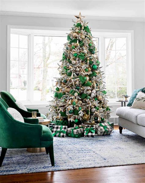 46 Creative Christmas Tree Themes to Show Off Your Personality