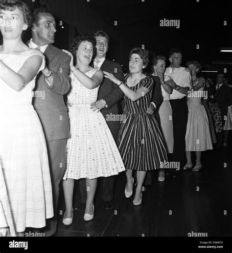 The Seventh World Congress of Spinsters and Bachelors, Grevenbicht ...