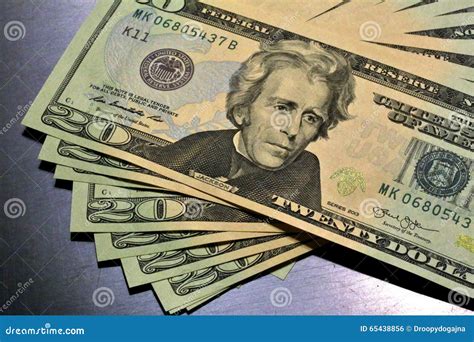 Money 20 Dollar Bills Pile 的图像结果