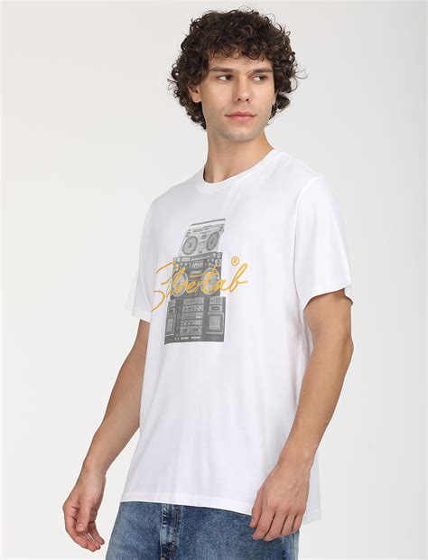 Men's Graphic Print Loose Fit T-Shirt – Levis India Store