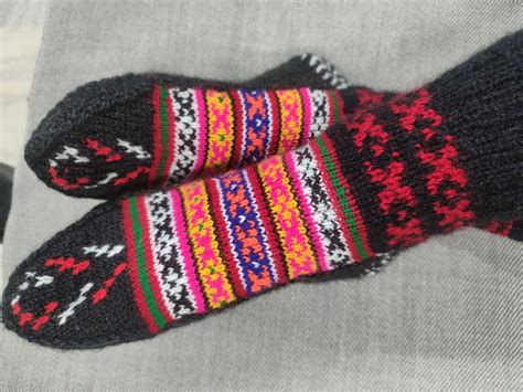 SOCKS CASHMILON (DESIGN PATTREN MAY VARY) – Bhuttico Shawls