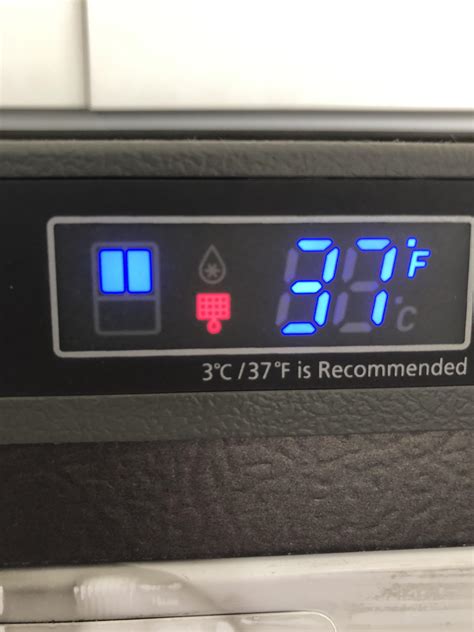 What does this flashing red light mean on my Samsung fridge ...