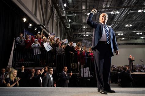 Donald Trump Soaks in the Adulation in Improvised Final Stop - The New York Times