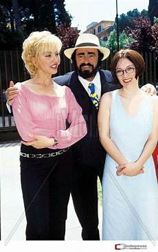 luciano pavarotti nicoletta mantovani luciano pavarotti with his nicoletta mantovani for luciano pavarotti nicoletta mantovani luciano pavarotti with his nicoletta mantovani for
