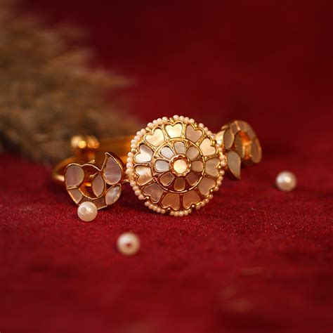 White Colour Gold Plated Mother of Pearl Bracelet – Muraad