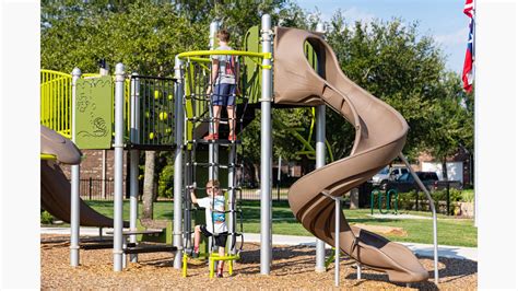River’s Run Park - Inviting Neighborhood Playground for All Ages!