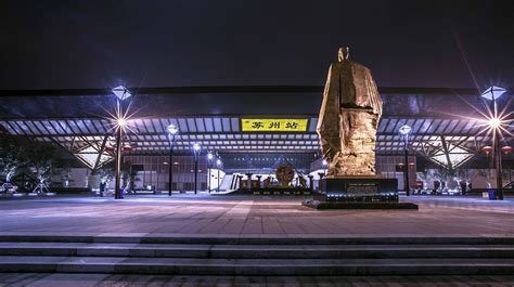 武昌火车站售票厅乘客摄影图__人物摄影_人物图库_摄影图库_昵图网nipic.com