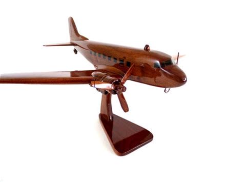 Douglas DC-3 / C-47 Prop Transport Natural Mahogany Wood Aircraft Mode