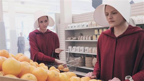 The Handmaid's Tale Showrunner Explains Changes, Ofglen's Genital ...
