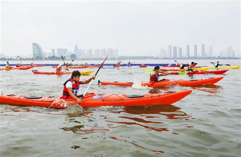 第二届“红色沂蒙”皮划艇马拉松挑战赛开赛 200余名选手沂河_腾讯新闻