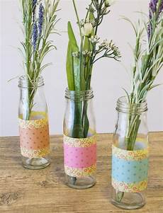 kleine glasflaschen dekorieren fr 252 hlingsdeko im glas 35 sch 246 ne ideen mit blumen kleine glasflaschen dekorieren fr 252 hlingsdeko im glas 35 sch 246 ne ideen mit blumen