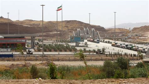 Iran 'closes border crossings' with Iraq's Kurdistan