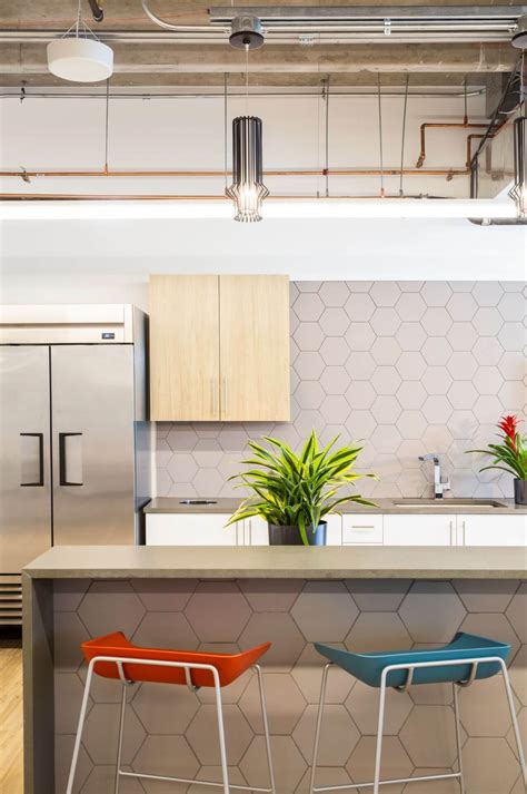 HOLMES MURPHY - Waring Associates - Your Space Redefined