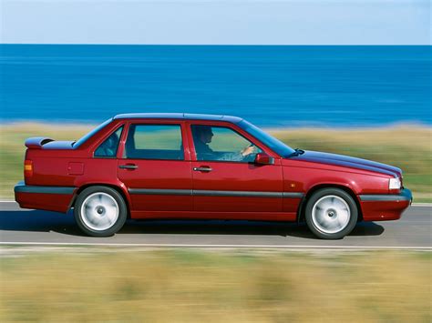 Volvo 850 Sedan | The Iconic Volvo 850 Sedan | Volvo Cars