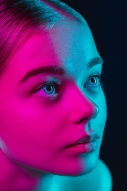 Art reference woman lighting – Artofit