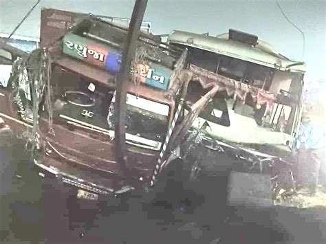 Dahej SEZ-1 Accident: GFL-1 Workers Injured in Bus-Tempo Collision