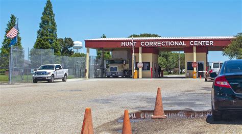 Prison lieutenant jailed for illegally using pepper spray on Elayn Hunt ...