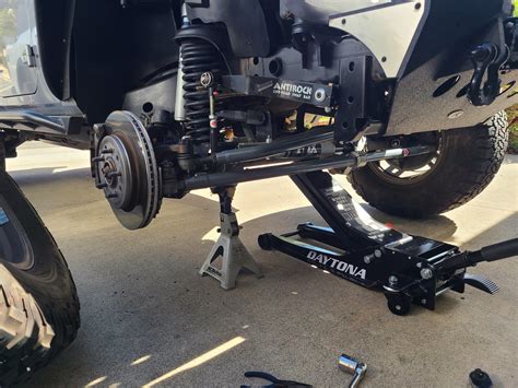 Floor jack lifting point (front) | Jeep Wrangler Forum