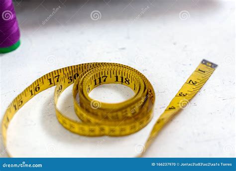 Flexible Tape Measure for Sewing with Scale in Centimeters and Inches ...