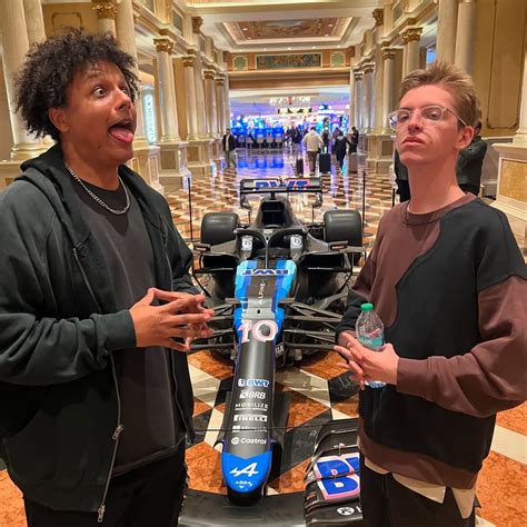 Who is Vexbolts? - Favikon