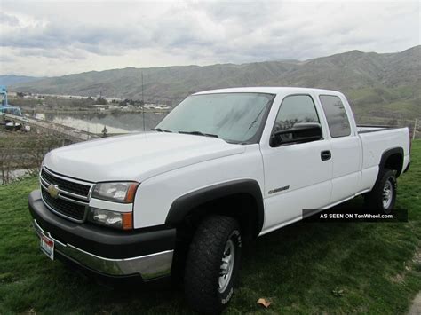2006 Chevrolet Silverado 2500 Hd Wt Extended Cab Pickup 4 - Door 6. 0l