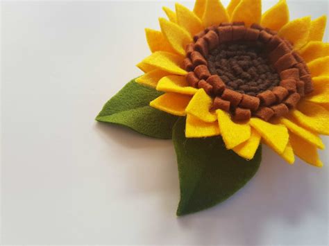 Make this sunny felt sunflower | DIY Felt Crafts