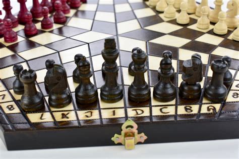 3 - PLAYER CHESS(M) - Chess The Game