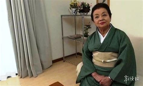 日本52岁阿姨选美夺军，25岁的女孩都没她漂亮