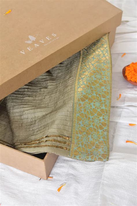 Buy Handmade Cushion Gift Box Online In India - Veaves