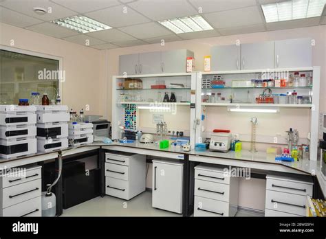 Biotech Laboratory 的图像结果